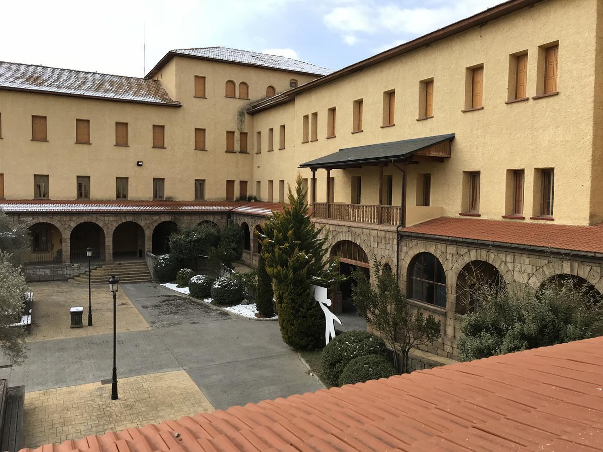 Albergue Pirenarium Sabiñánigo Exterior foto