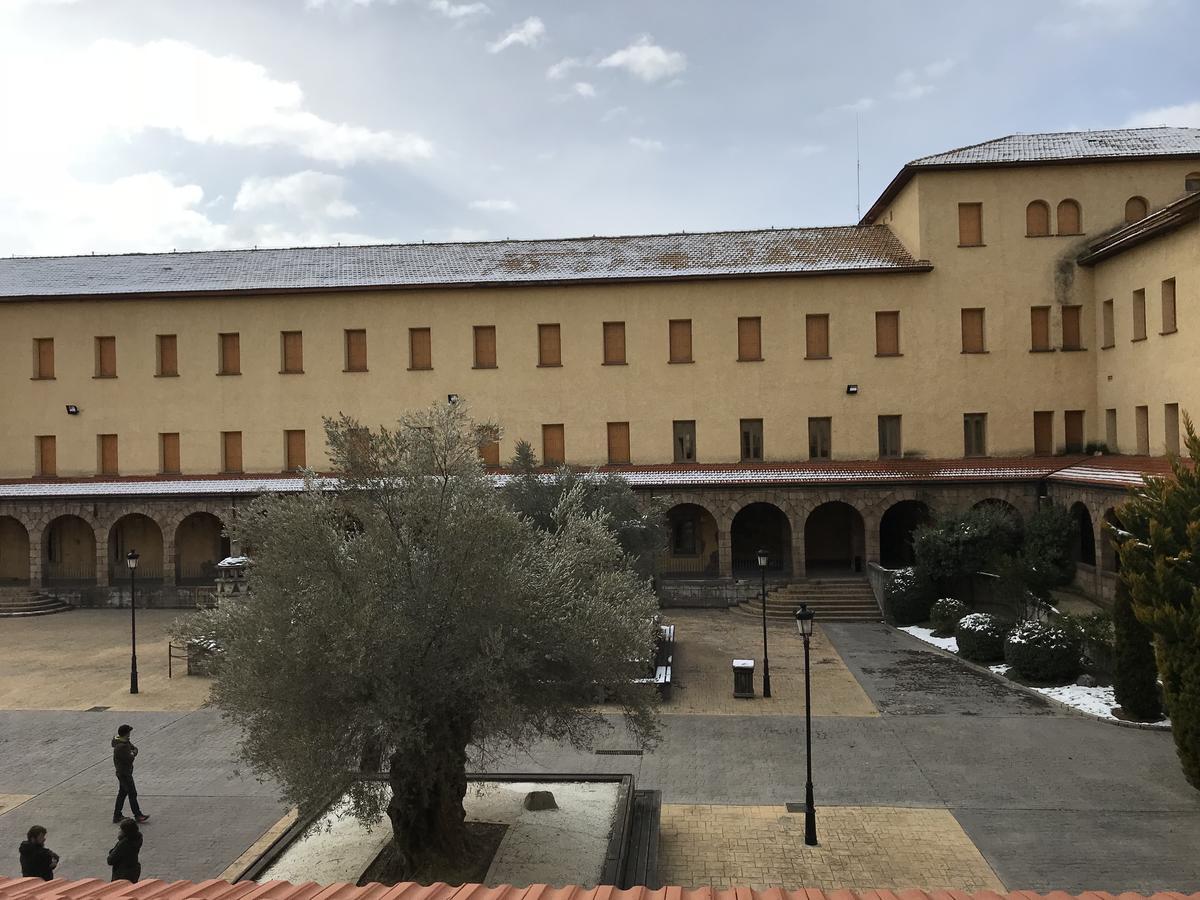 Albergue Pirenarium Sabiñánigo Exterior foto